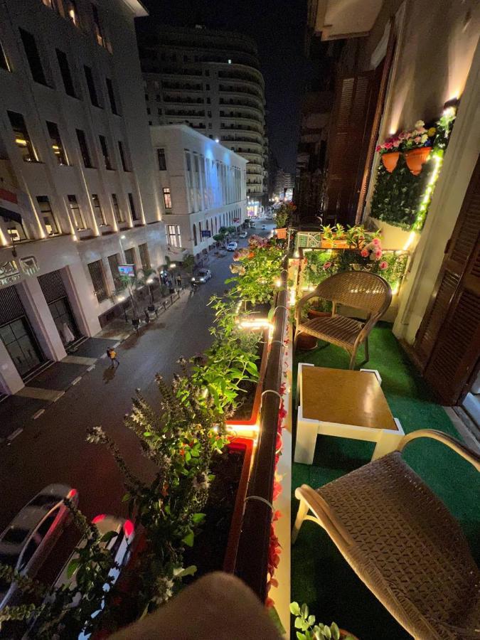 Paris East بيت شباب