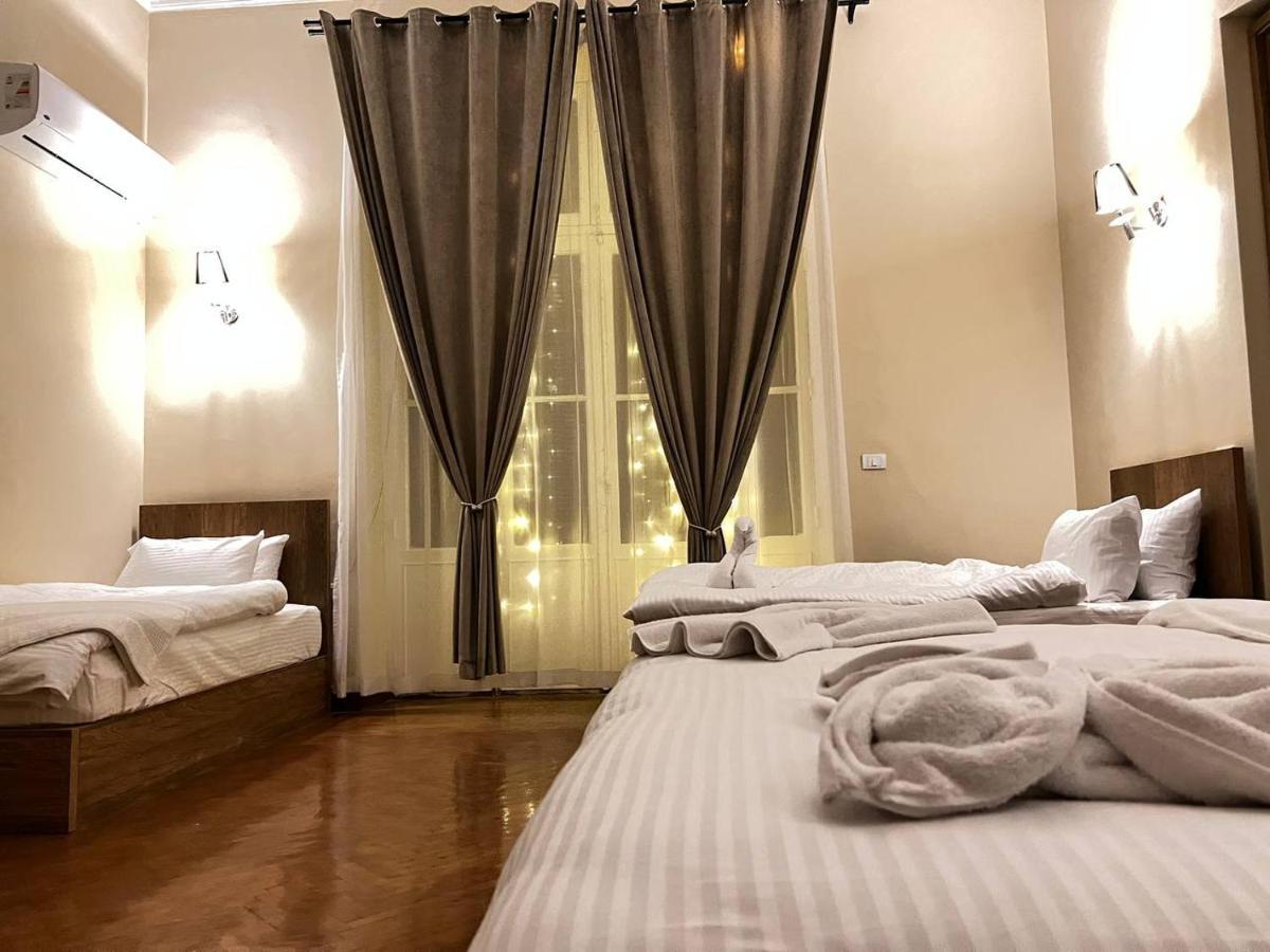 بيت شباب Paris East *