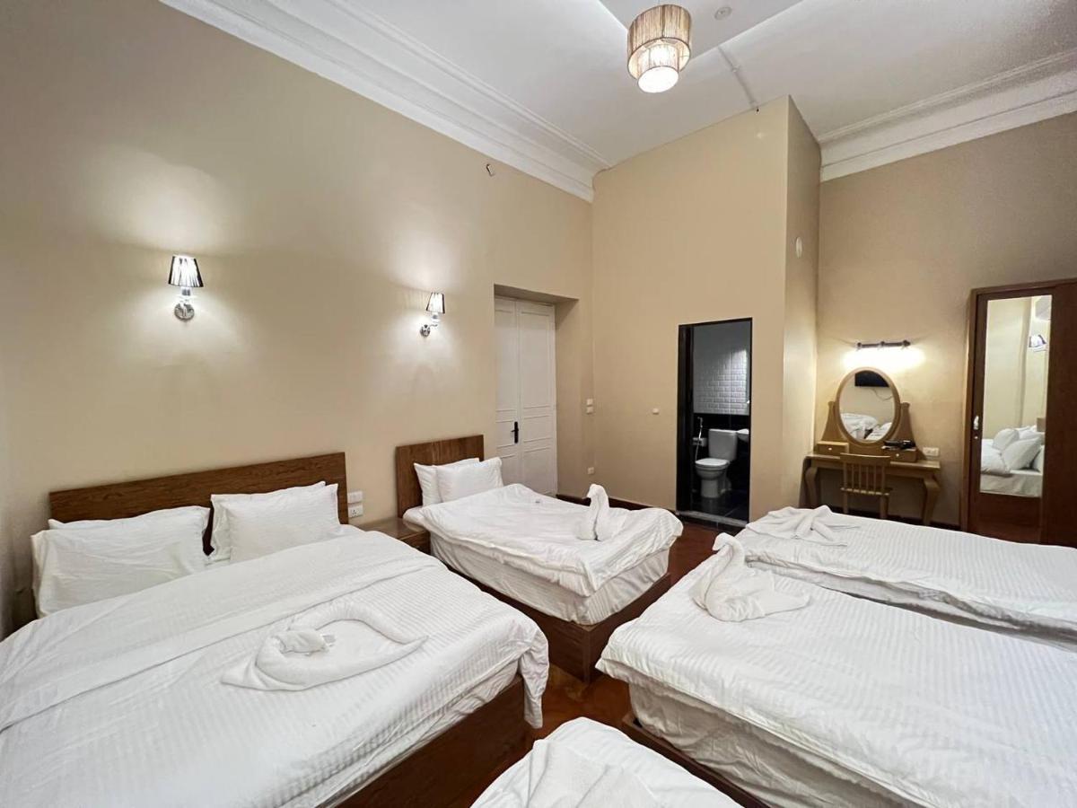 بيت شباب Paris East *