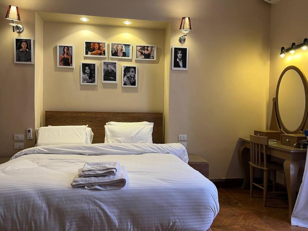 Paris East بيت شباب *