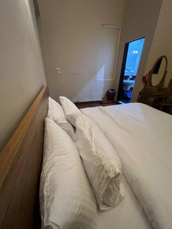 Paris East Hostel Kair