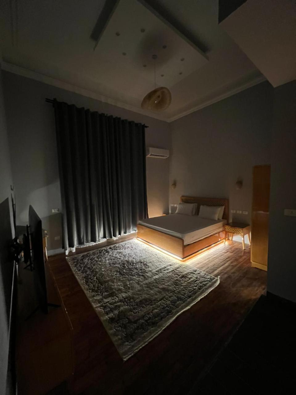بيت شباب Paris East *